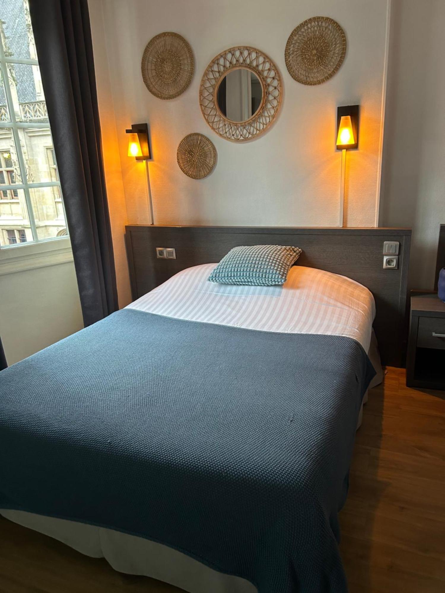 Les Inities Hotel Rouen Bagian luar foto