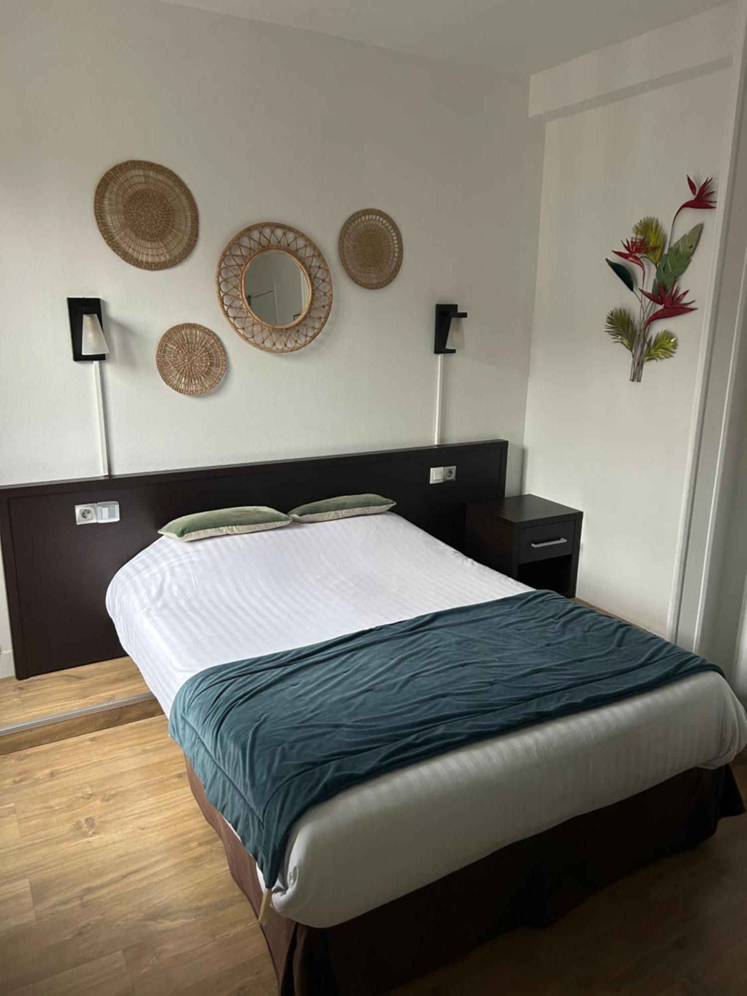 Les Inities Hotel Rouen Bagian luar foto