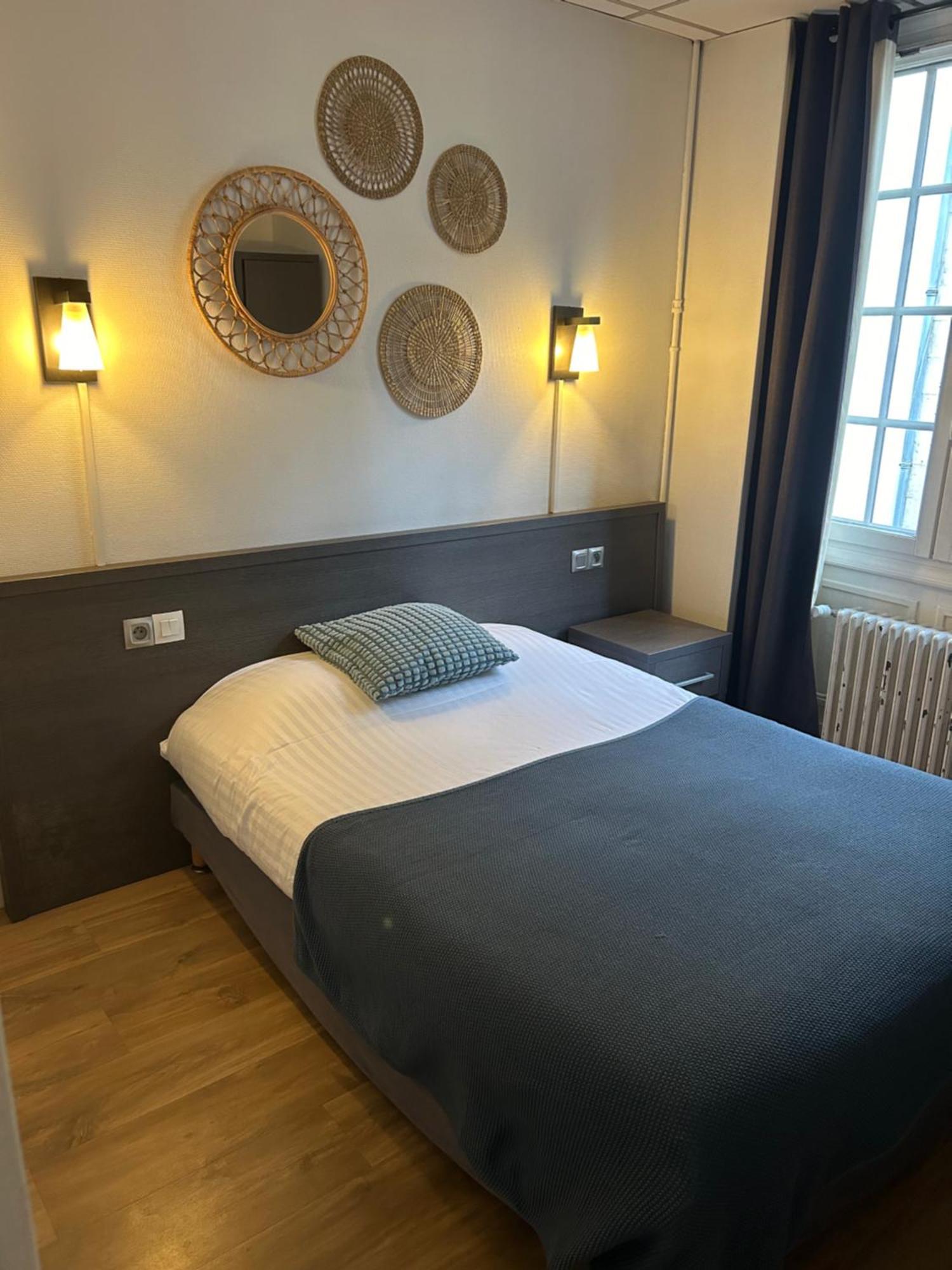 Les Inities Hotel Rouen Bagian luar foto