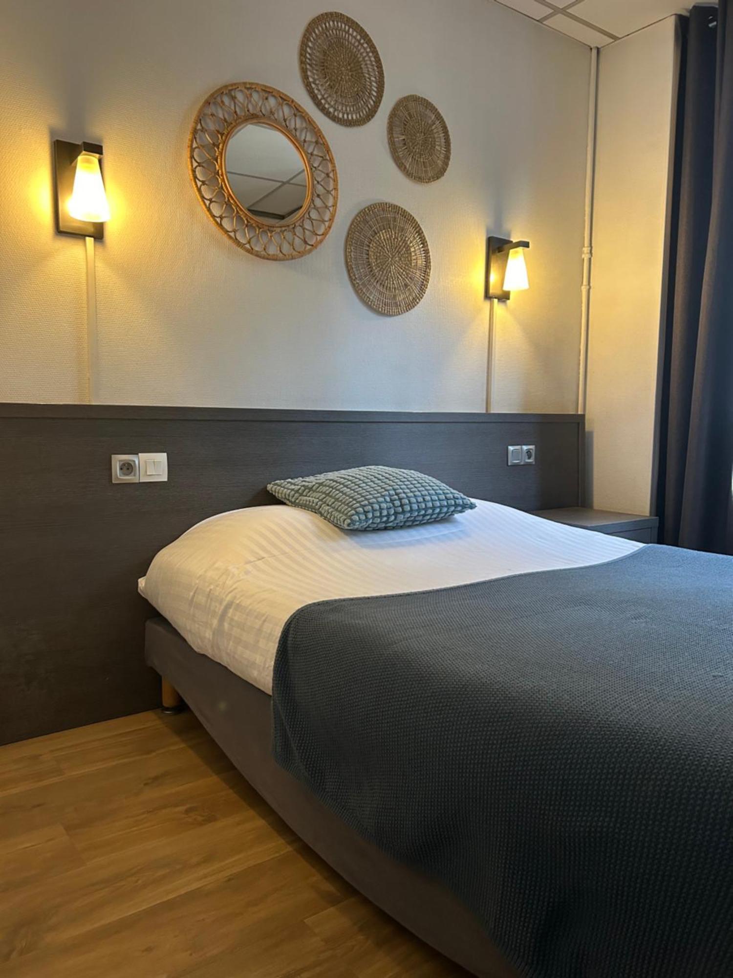 Les Inities Hotel Rouen Bagian luar foto