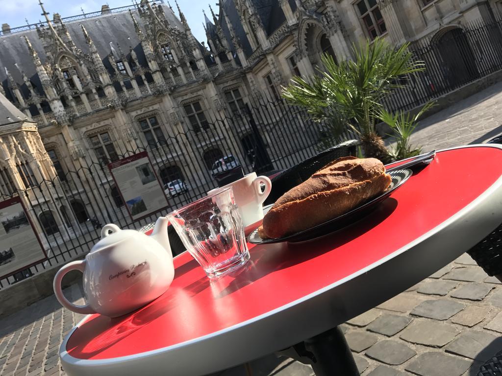 Les Inities Hotel Rouen Bagian luar foto