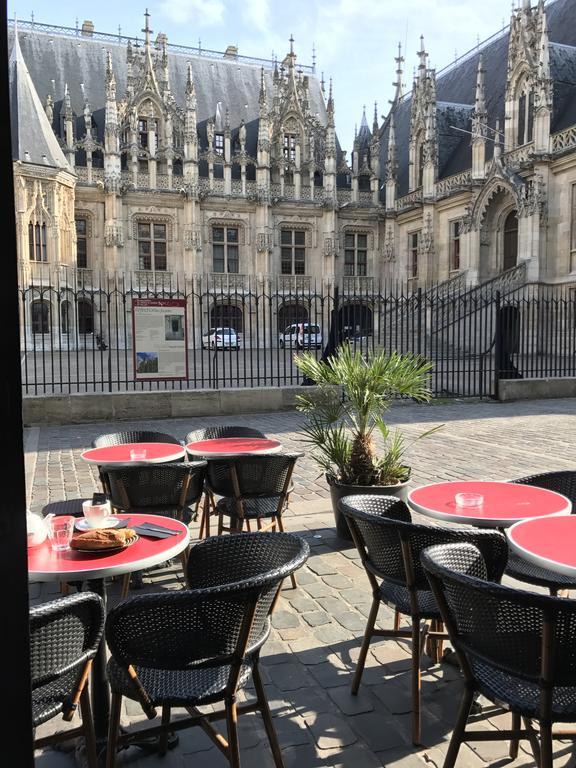 Les Inities Hotel Rouen Bagian luar foto